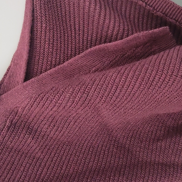 Wine coloured sweater with open arms - Picture 3 of 5